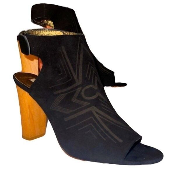 LIKE NEW! Cynthia Vincent Suede Booties​ - Picture 7 of 7